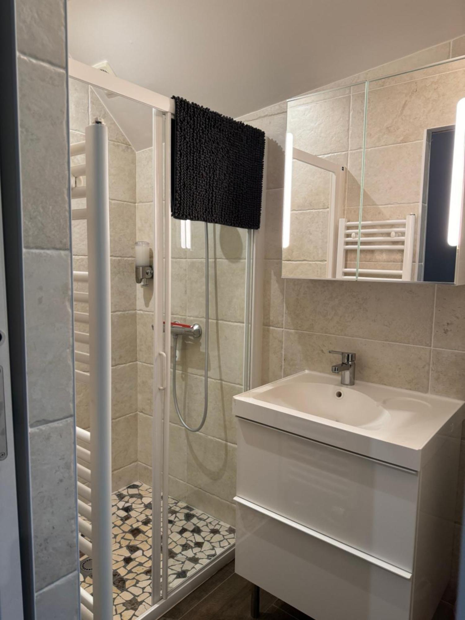 Chambre Avec Acces Jacuzzi Plombieres-les-Dijon ภายนอก รูปภาพ